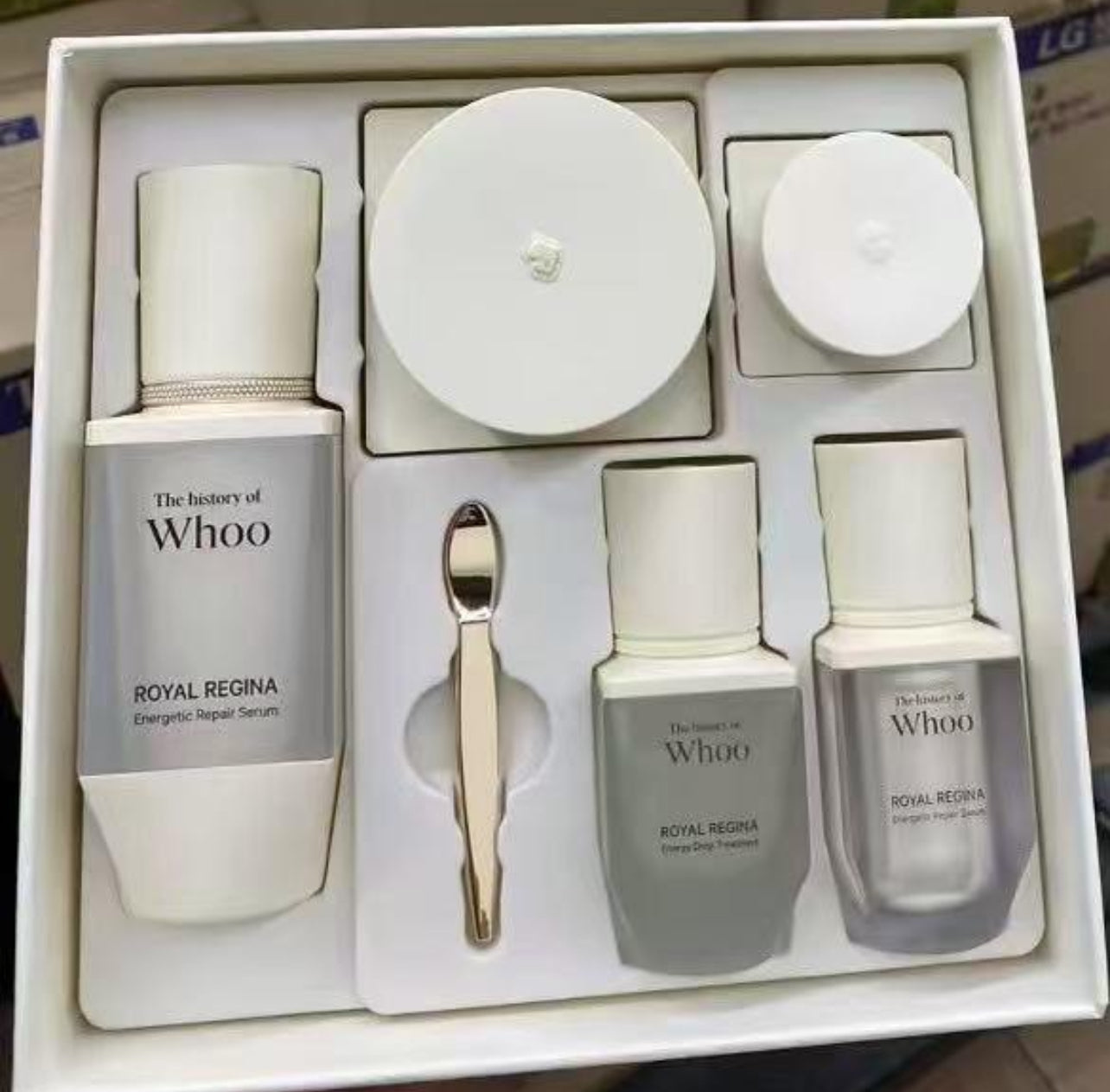 現貨❤️WHOO后 全新系列 鳶尾花萃韻賦能修護套盒 (適合夏天使用)