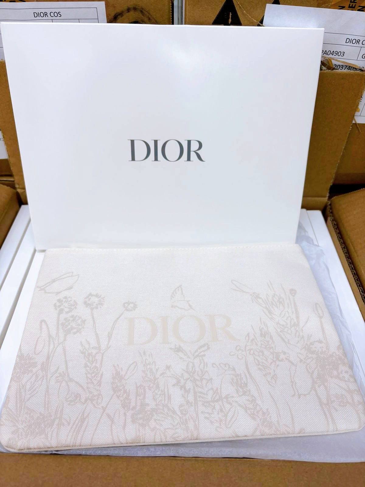 現貨❤️2024 拉鍊新品Christian Dior 米色織物手拿包(有盒)(香港免稅店貨)