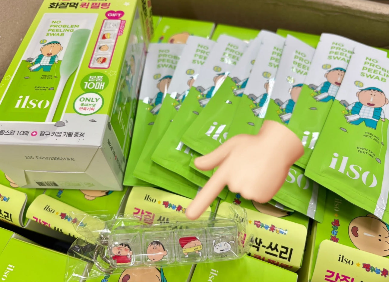 現貨❤️韓國限定🇰🇷蠟筆小新 x ilso 聯名款No Problem 溫和煥膚棉棒 10pcs + 送蠟筆小新減壓鑰匙扣