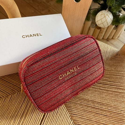 現貨❤️Chanel 聖誕新年限定 金色壓字化妝袋(專櫃)