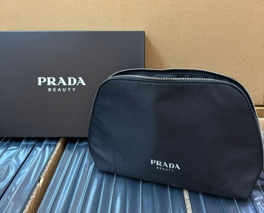 現貨❤️PRADA Beauty 萬能化裝包(有盒)🤩