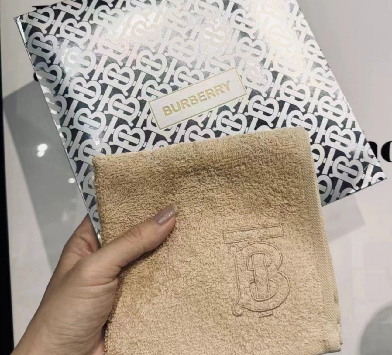現貨❤️🌸Burberry Face Cloth Towel 經典logo毛巾仔(含銀色包裝)